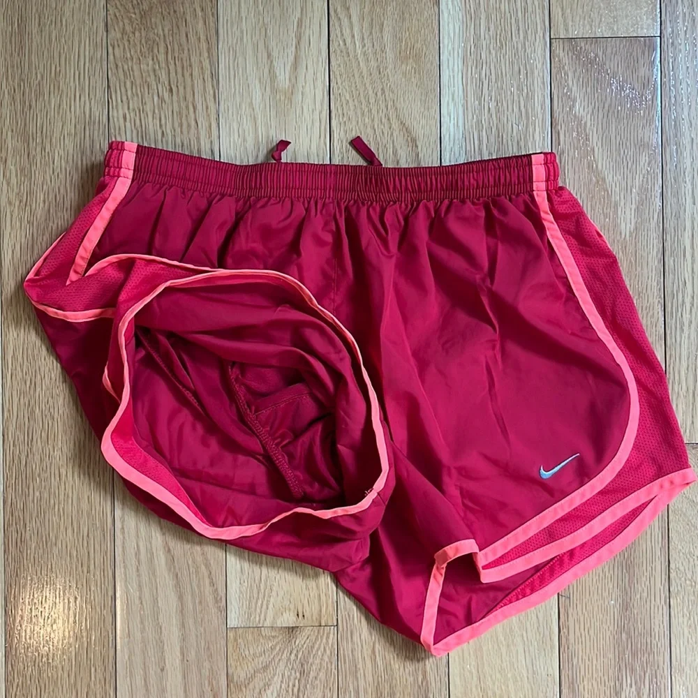 Women’s Nike Dri-fit running shorts - Picture 4 of 5